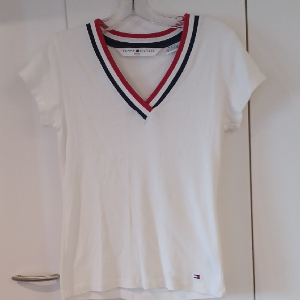Tommy Hilfiger White and Red Fitted Short Sleeve Tee